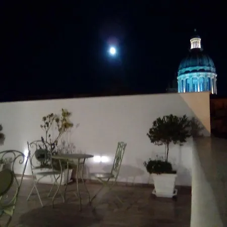 לינה וארוחת בוקר Bframe Cornice Barocca רגוזה