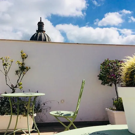 לינה וארוחת בוקר Bframe Cornice Barocca 3*