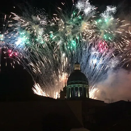 Bframe Cornice Barocca לינה וארוחת בוקר