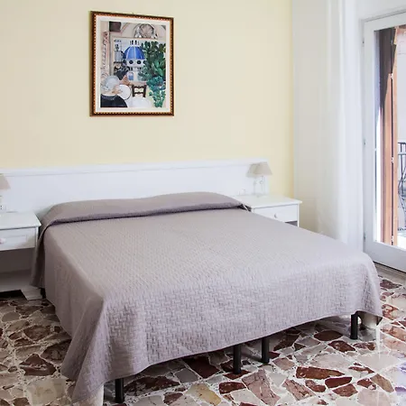 Panzió Bframe Cornice Barocca Ragusa