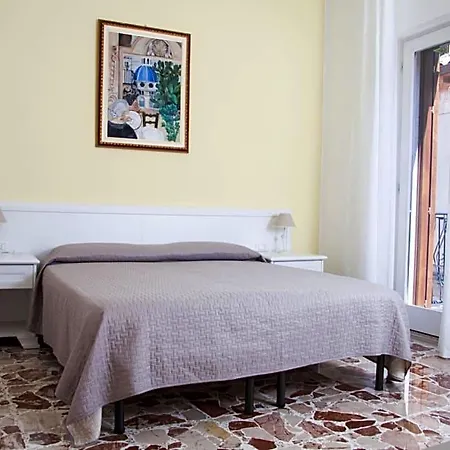 Bframe Cornice Barocca B&B 라구사
