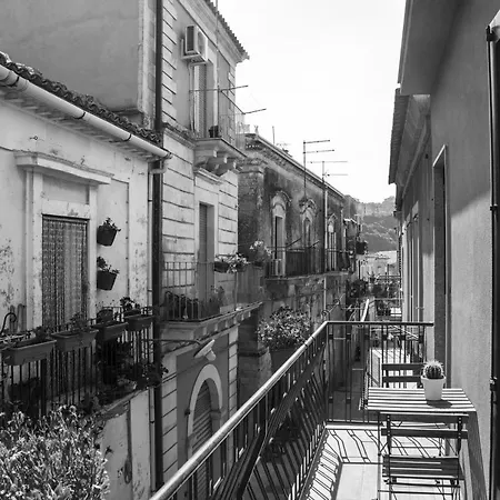 Bframe Cornice Barocca 3* Ragusa