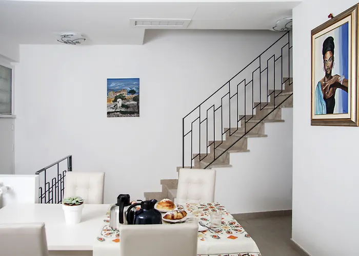 Bframe Cornice Barocca לינה וארוחת בוקר