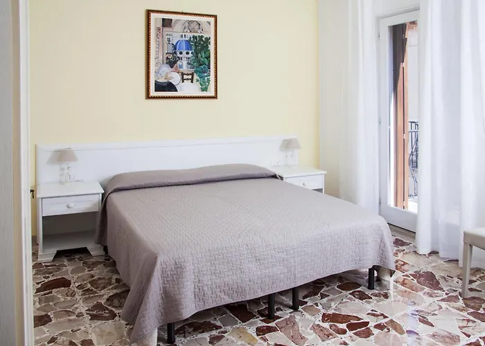 Bed & Breakfast Bframe Cornice Barocca