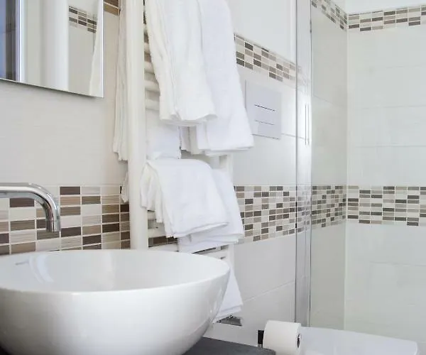 Bed & Breakfast Bframe Cornice Barocca 3*